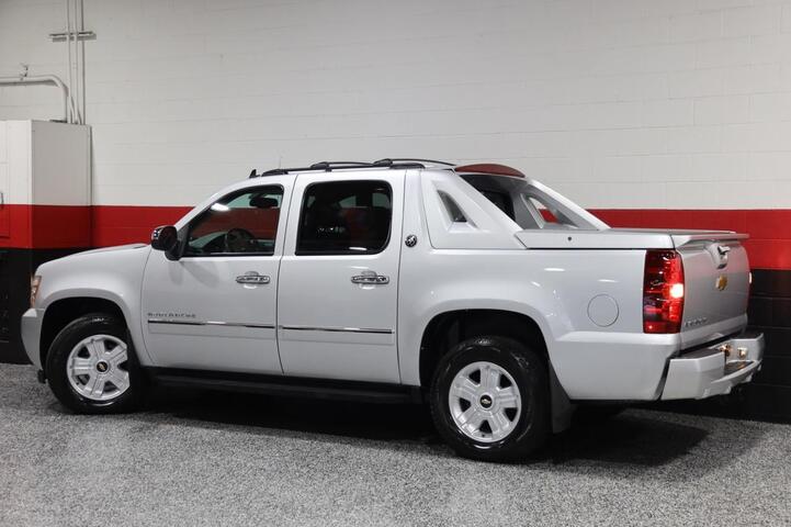2013 Chevrolet Avalanche LTZ 4WD Black Diamond Edition 4dr Pick Up Truck Chicago IL