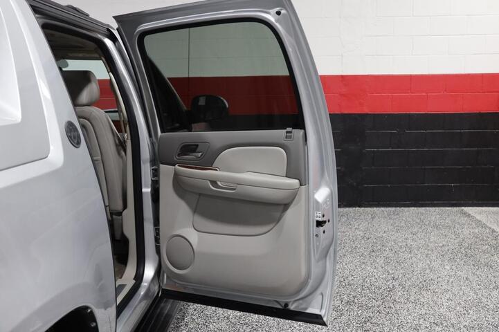 2013 Chevrolet Avalanche LTZ 4WD Black Diamond Edition 4dr Pick Up Truck Chicago IL