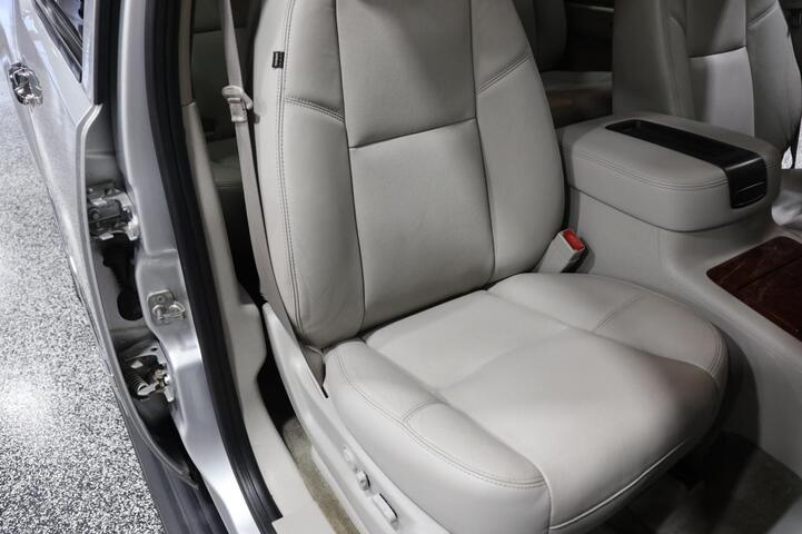 2013 Chevrolet Avalanche LTZ 4WD Black Diamond Edition 4dr Pick Up Truck Chicago IL