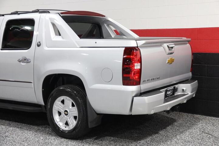 2013 Chevrolet Avalanche LTZ 4WD Black Diamond Edition 4dr Pick Up Truck Chicago IL