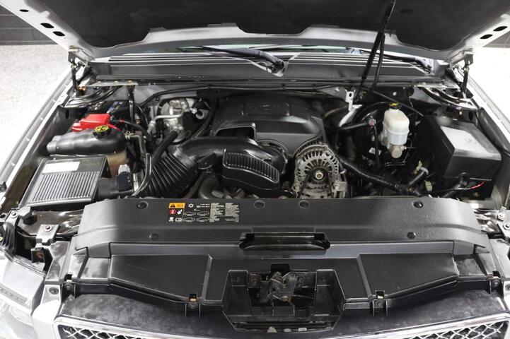 2013 Chevrolet Avalanche LTZ 4WD Black Diamond Edition 4dr Pick Up Truck Chicago IL