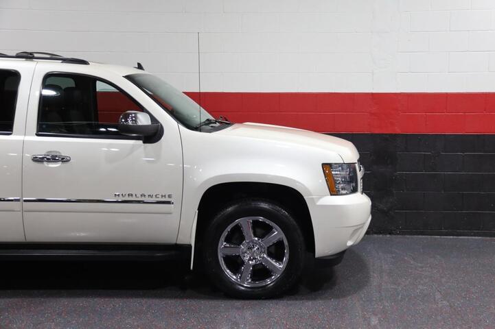 2013 Chevrolet Avalanche LTZ 4WD Black Diamond Edition 4dr Truck Chicago IL