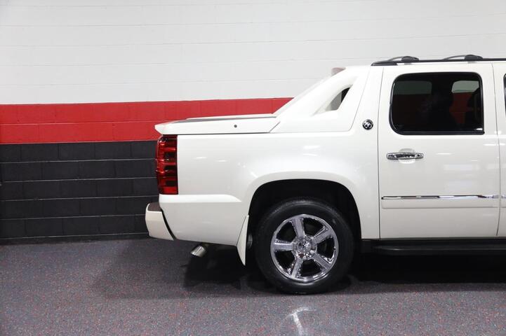 2013 Chevrolet Avalanche LTZ 4WD Black Diamond Edition 4dr Truck Chicago IL