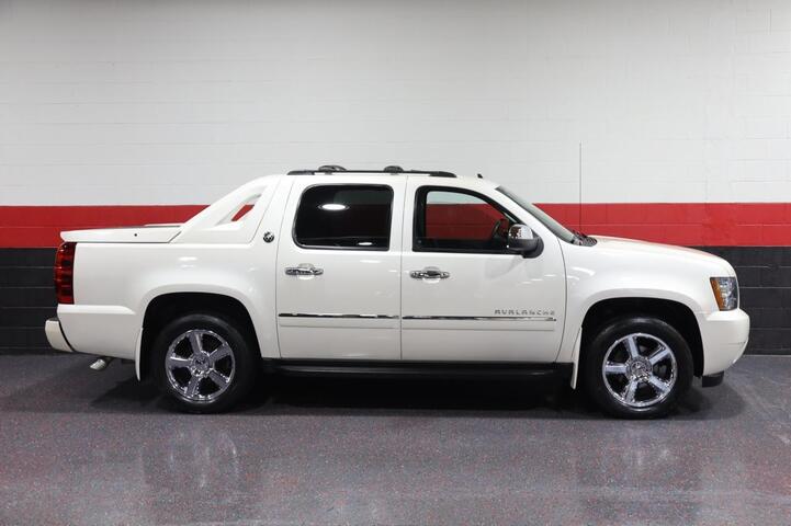 2013 Chevrolet Avalanche LTZ 4WD Black Diamond Edition 4dr Truck Chicago IL