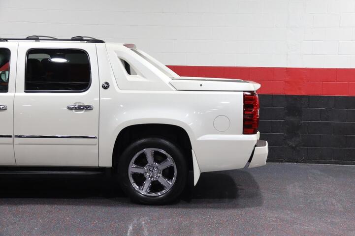 2013 Chevrolet Avalanche LTZ 4WD Black Diamond Edition 4dr Truck Chicago IL