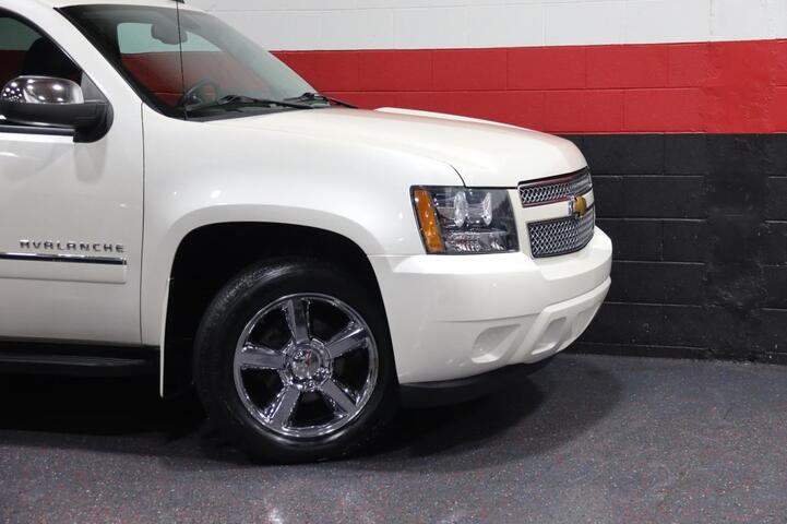 2013 Chevrolet Avalanche LTZ 4WD Black Diamond Edition 4dr Truck Chicago IL