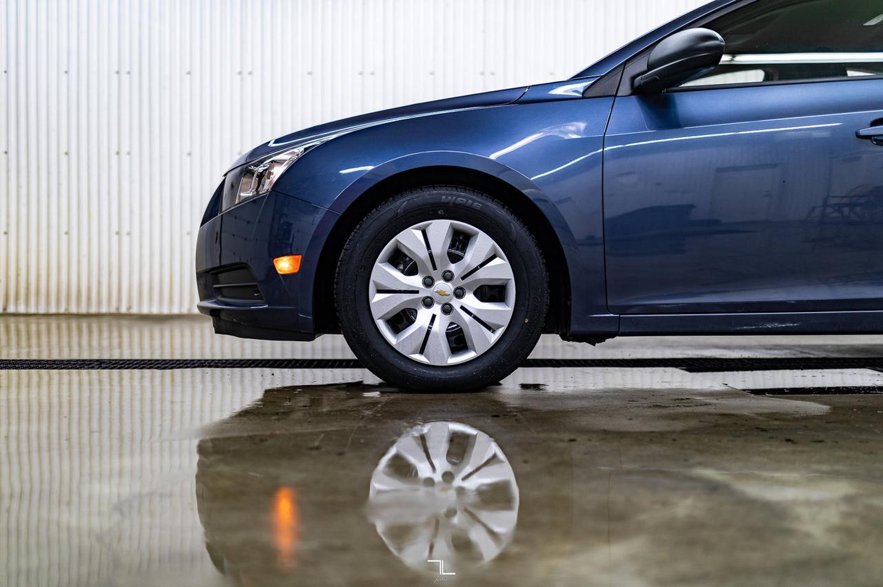 2013 Chevrolet Cruze LS Red Deer AB