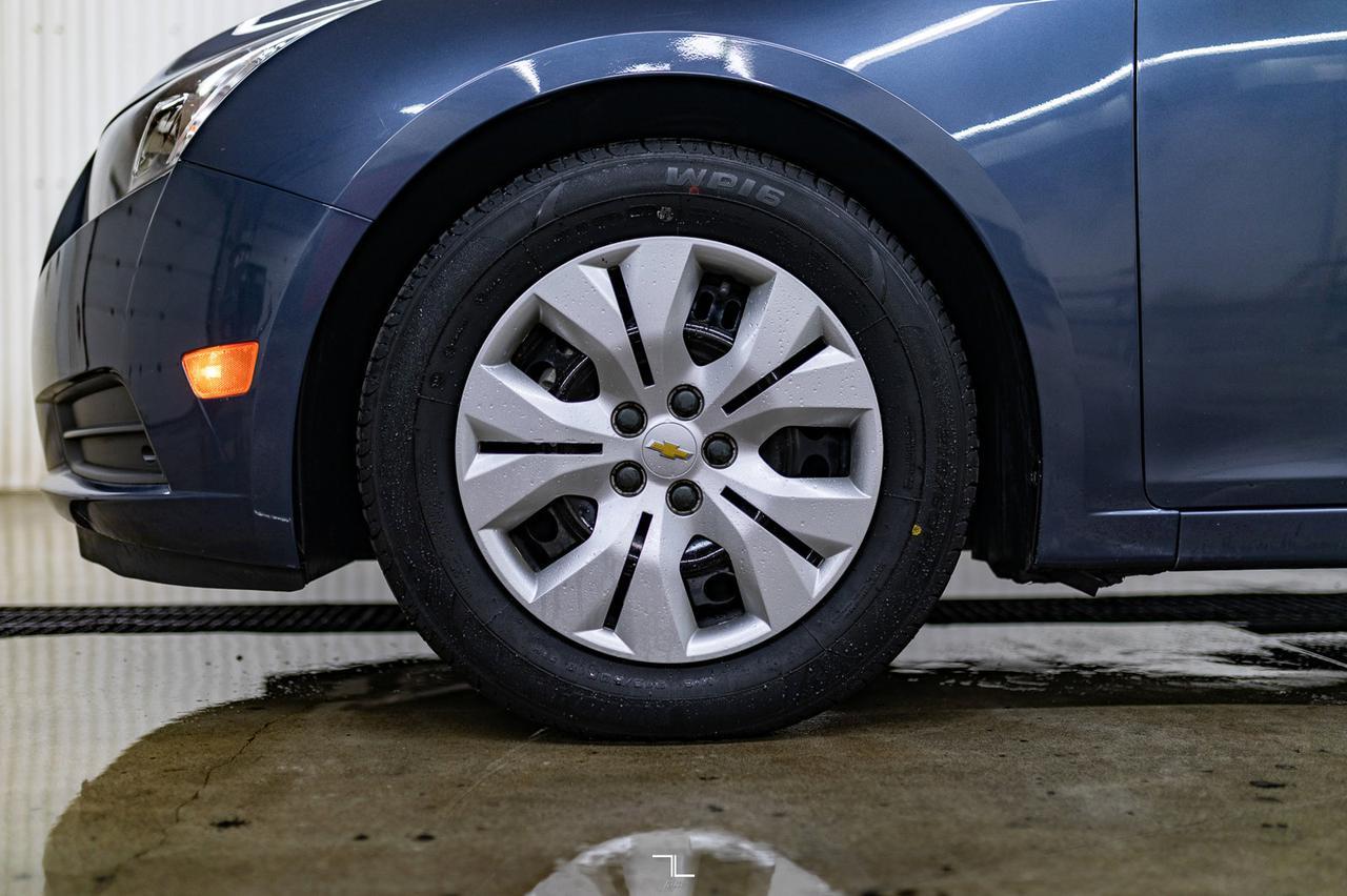 2013 Chevrolet Cruze LS Red Deer AB