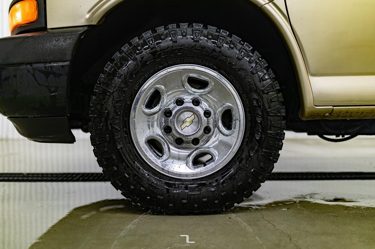 2013 Chevrolet Express 2500 Cargo Van Diesel Red Deer AB