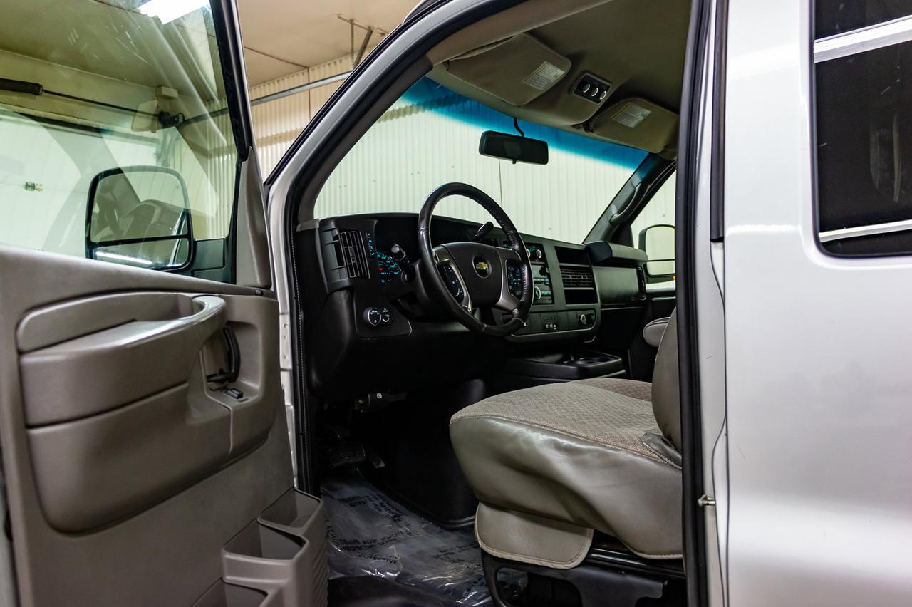 2013 Chevrolet Express AWD G1500 LT 8 Passenger BCam Red Deer AB