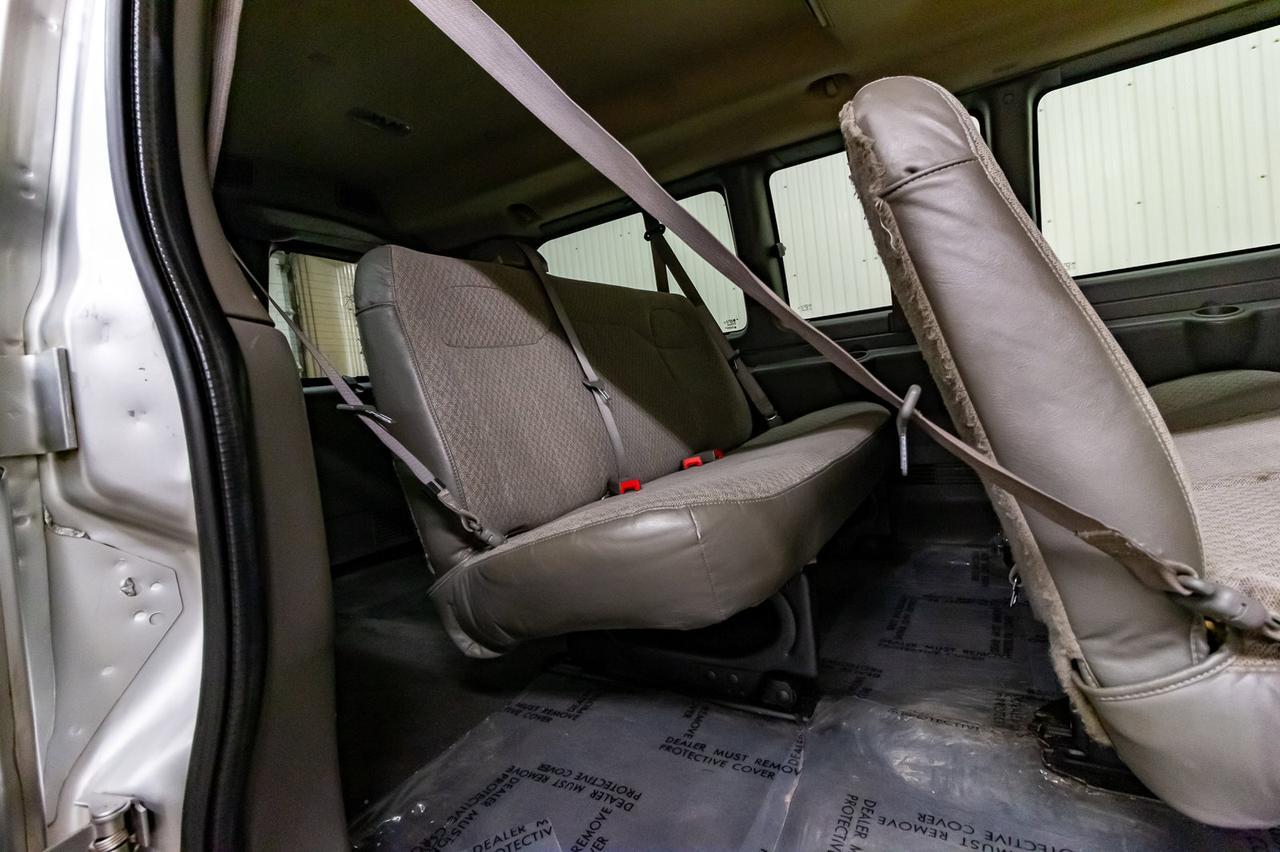 2013 Chevrolet Express AWD G1500 LT 8 Passenger BCam Red Deer AB