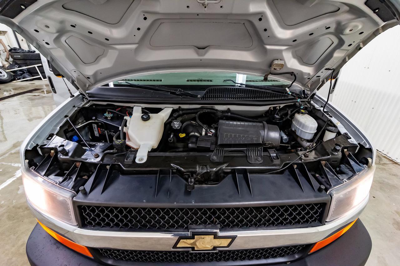 2013 Chevrolet Express AWD G1500 LT 8 Passenger BCam Red Deer AB