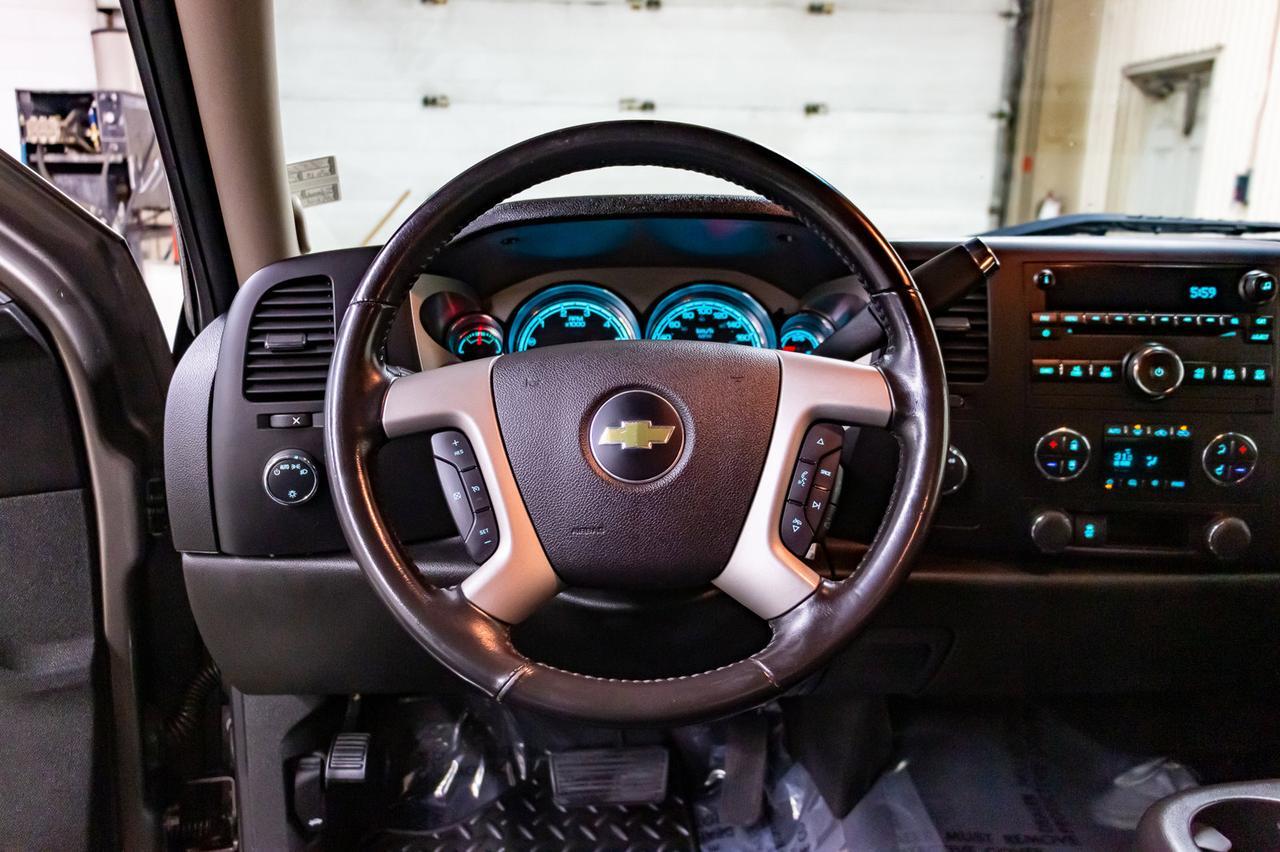 2013 Chevrolet Silverado 1500 4x4 Crew Cab SLE Red Deer AB