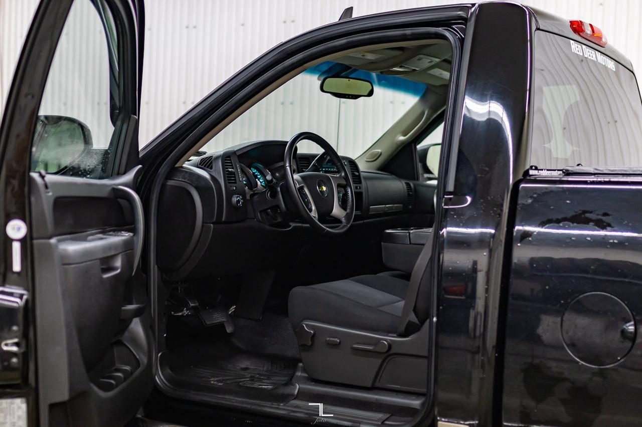 2013 Chevrolet Silverado 1500 4x4 Reg Cab LT Z71 Short Box Red Deer AB