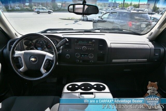 2013 Chevrolet Silverado 1500 LT / 4X4 / Z71 / Ext'd Cab / 5.3L V8 / Auto Start / Power Premium Cloth Seats / Seats 6 / Aux Input / Tonnea Cover / Automatic Climate Control / Cruise Control / Tow Pkg / Only 82K Miles Anchorage AK