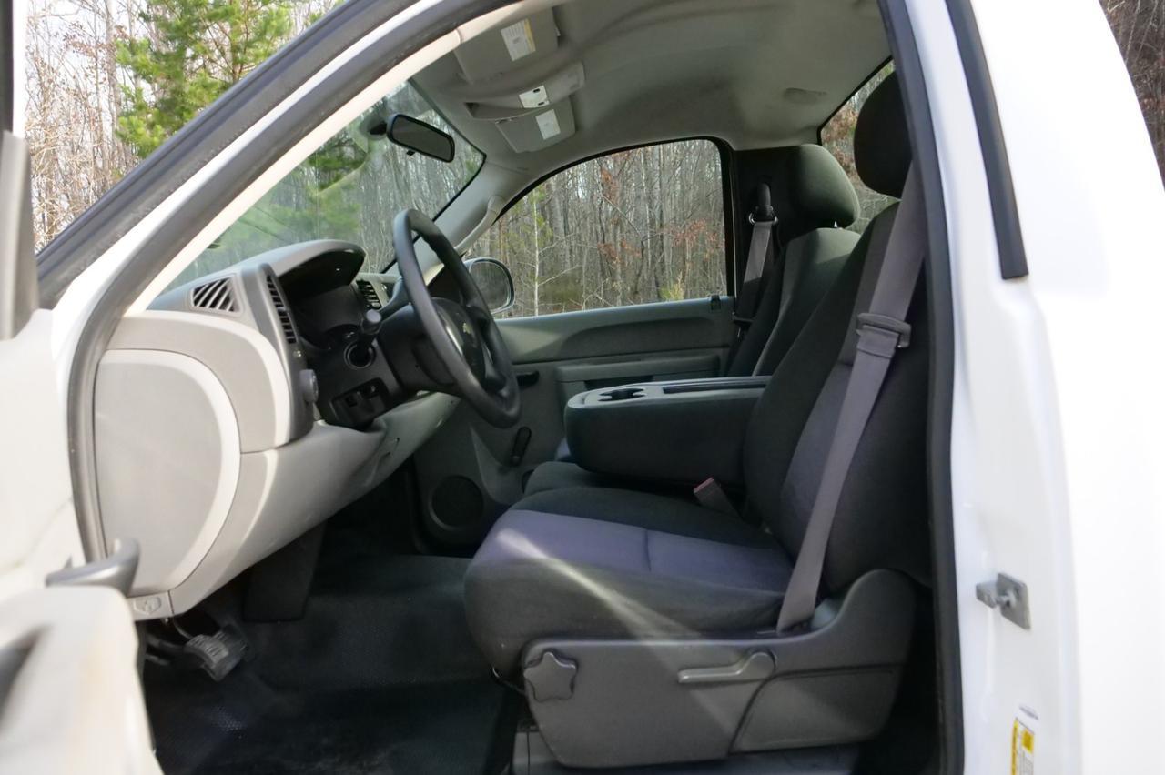 2013 Chevrolet Silverado 1500 Work Truck / 4.8L V8 / Regular Cab! Lincolnton NC