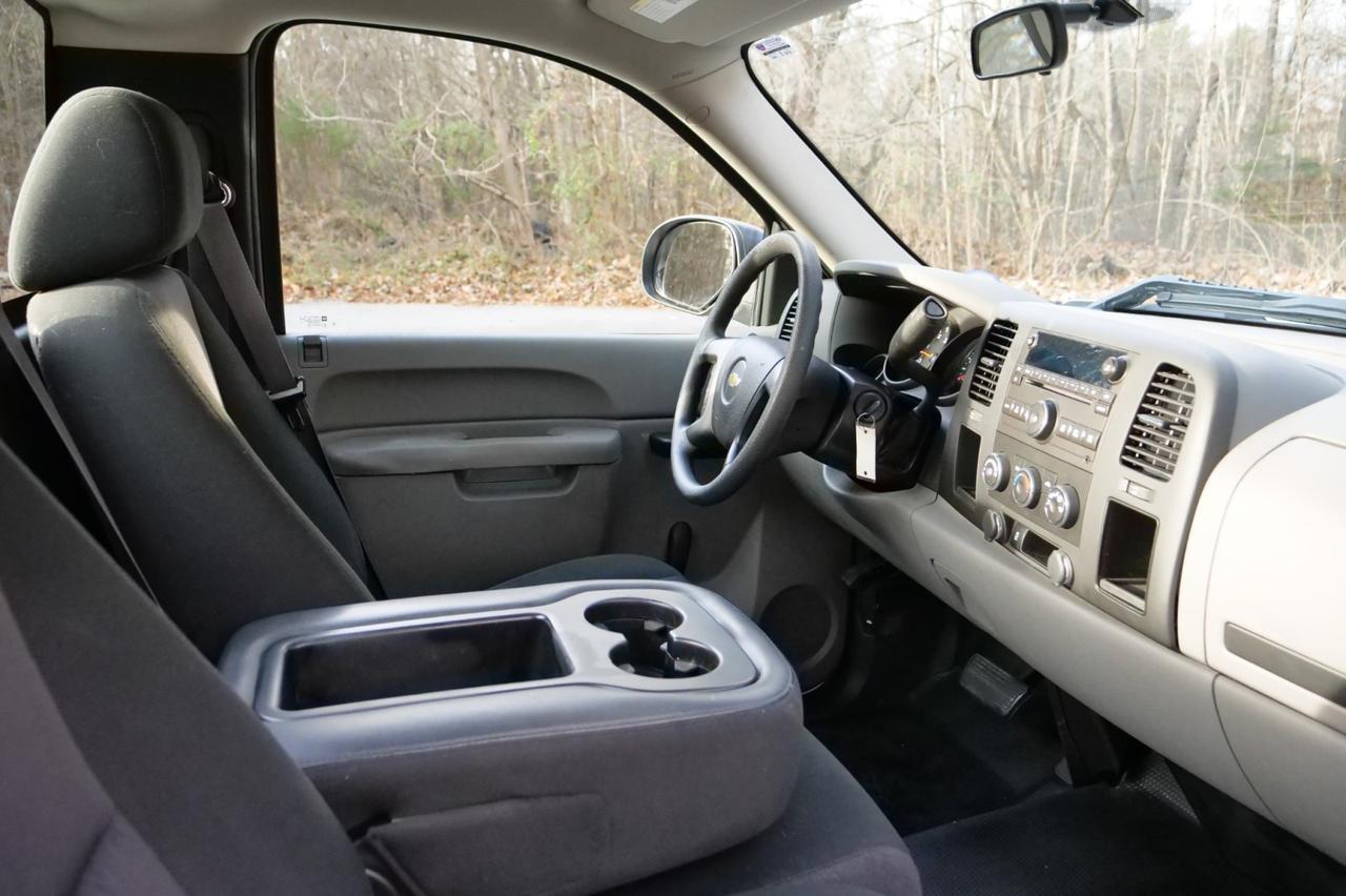 2013 Chevrolet Silverado 1500 Work Truck / 4.8L V8 / Regular Cab! Lincolnton NC