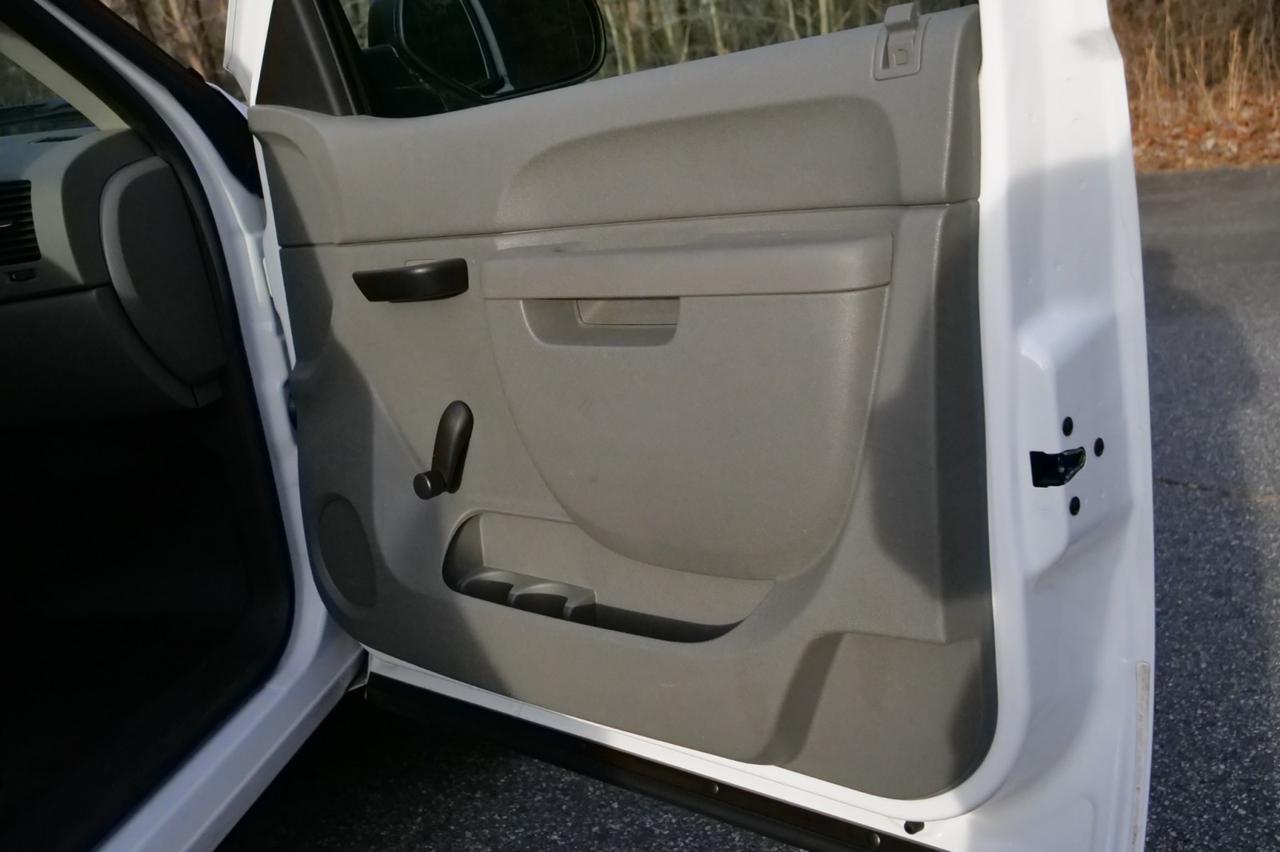 2013 Chevrolet Silverado 1500 Work Truck / 4.8L V8 / Regular Cab! Lincolnton NC