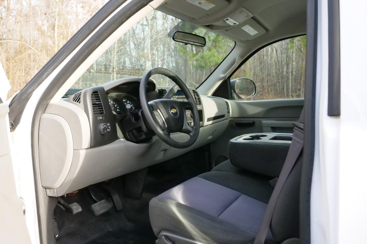 2013 Chevrolet Silverado 1500 Work Truck / 4.8L V8 / Regular Cab! Lincolnton NC