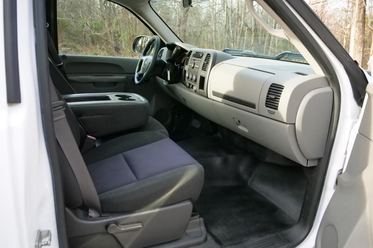 2013 Chevrolet Silverado 1500 Work Truck / 4.8L V8 / Regular Cab! Lincolnton NC