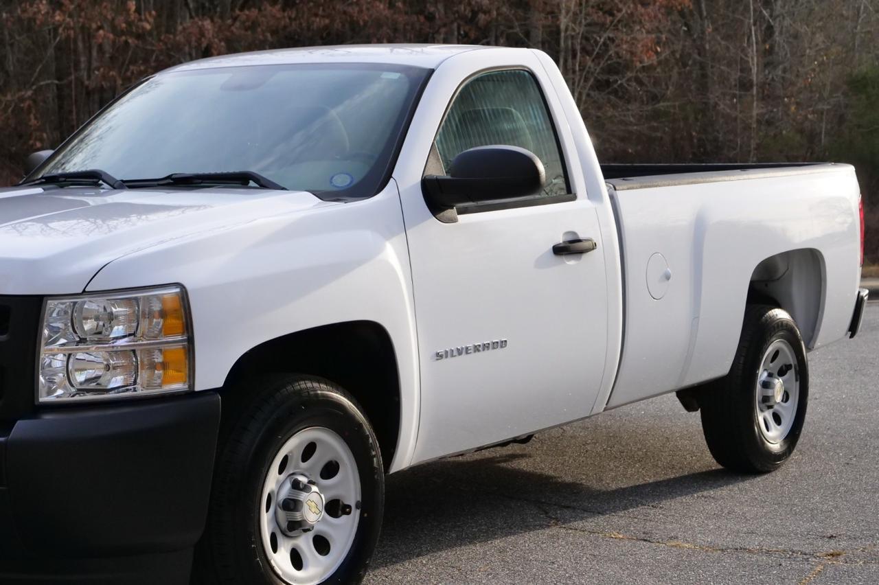 2013 Chevrolet Silverado 1500 Work Truck / 4.8L V8 / Regular Cab! Lincolnton NC