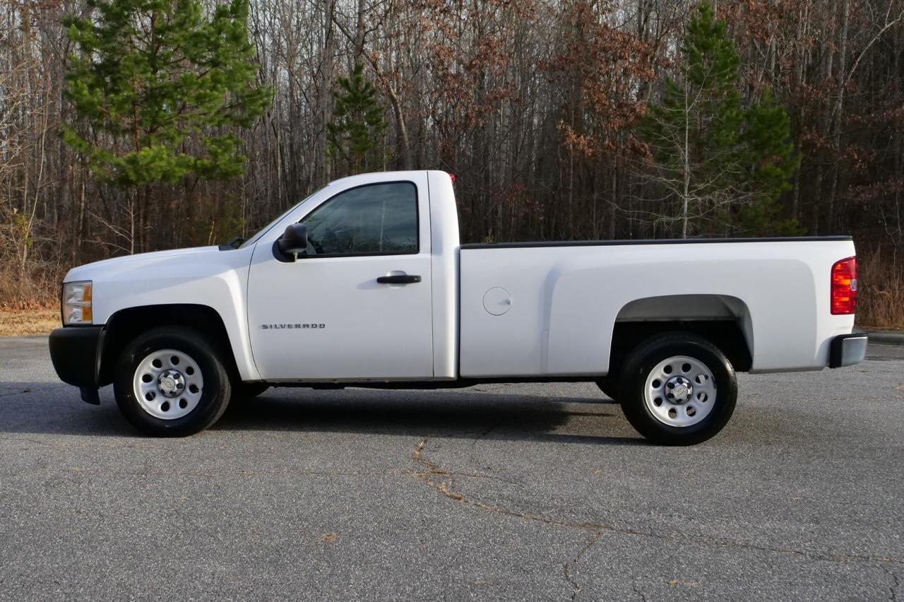 2013 Chevrolet Silverado 1500 Work Truck / 4.8L V8 / Regular Cab! Lincolnton NC