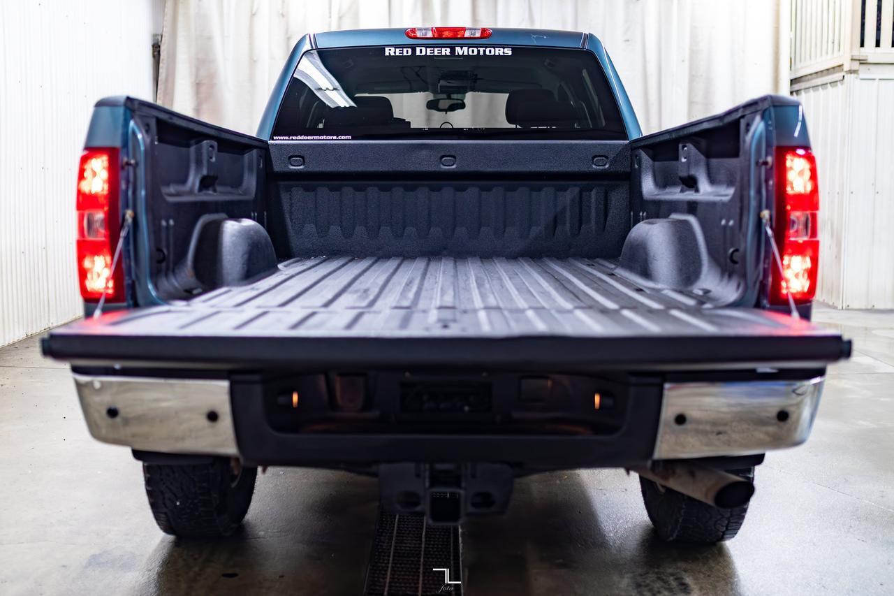 2013 Chevrolet Silverado 2500HD 4x4 Crew Cab LT Z71 PSeat Red Deer AB