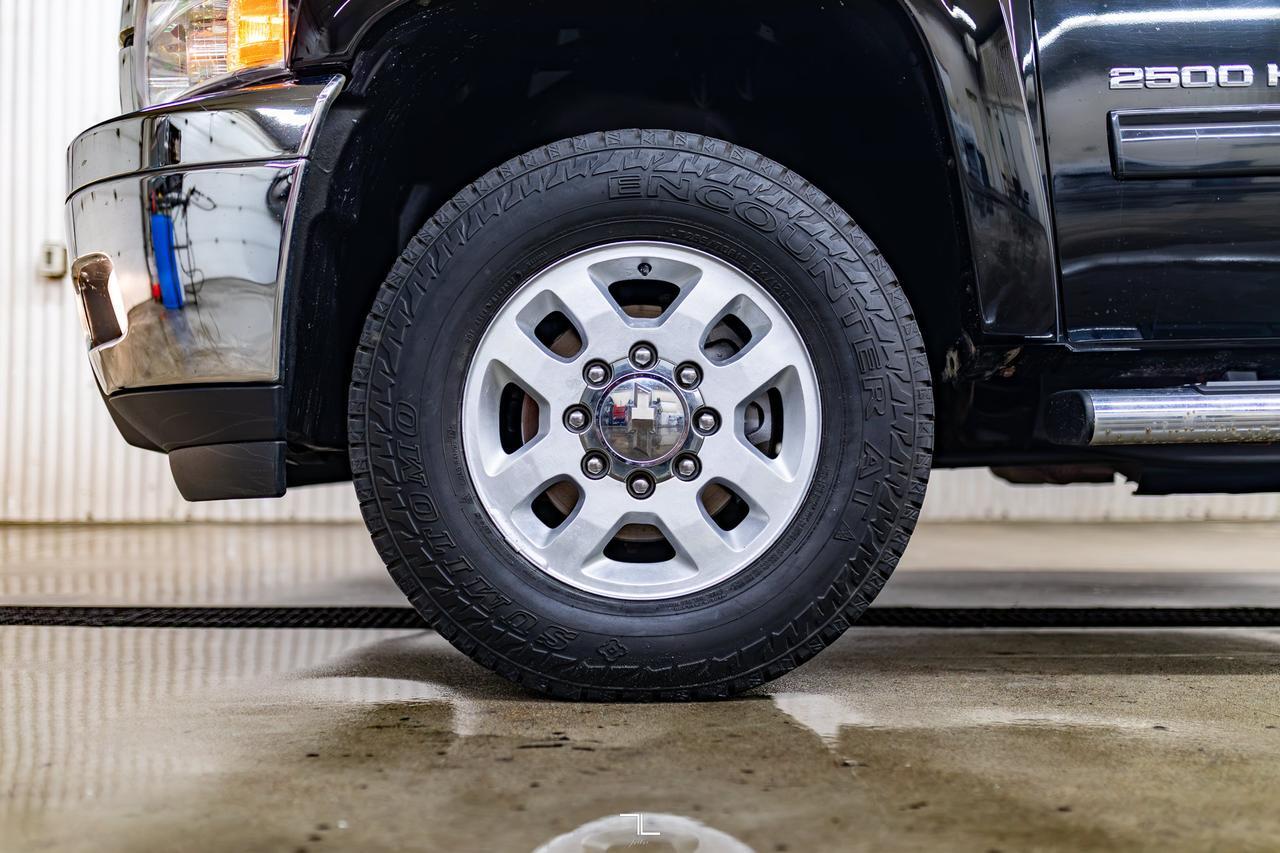 2013 Chevrolet Silverado 2500HD 4x4 Crew Cab LTZ Z71 Leather Roof Nav Red Deer AB