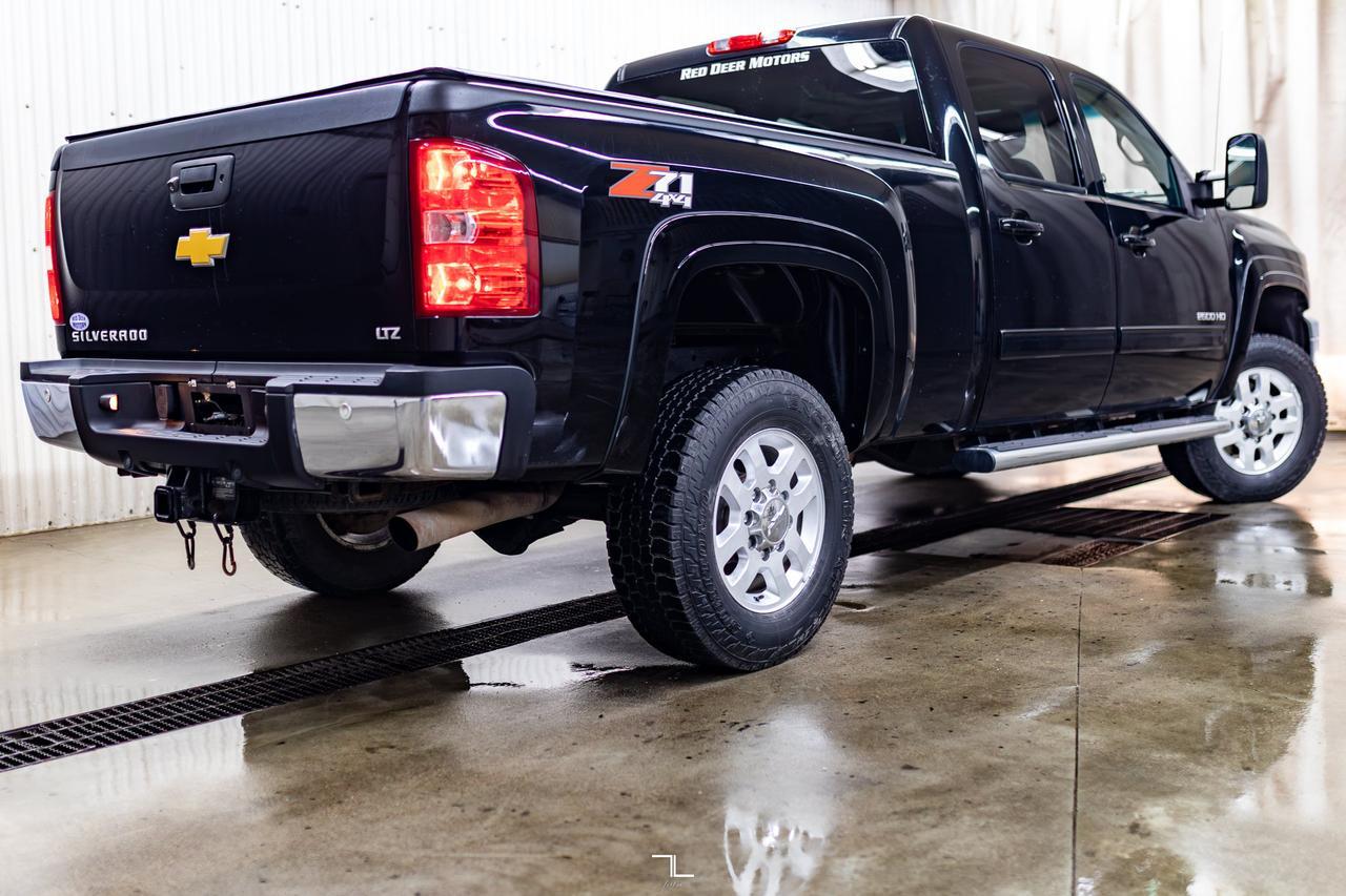 2013 Chevrolet Silverado 2500HD 4x4 Crew Cab LTZ Z71 Leather Roof Nav Red Deer AB