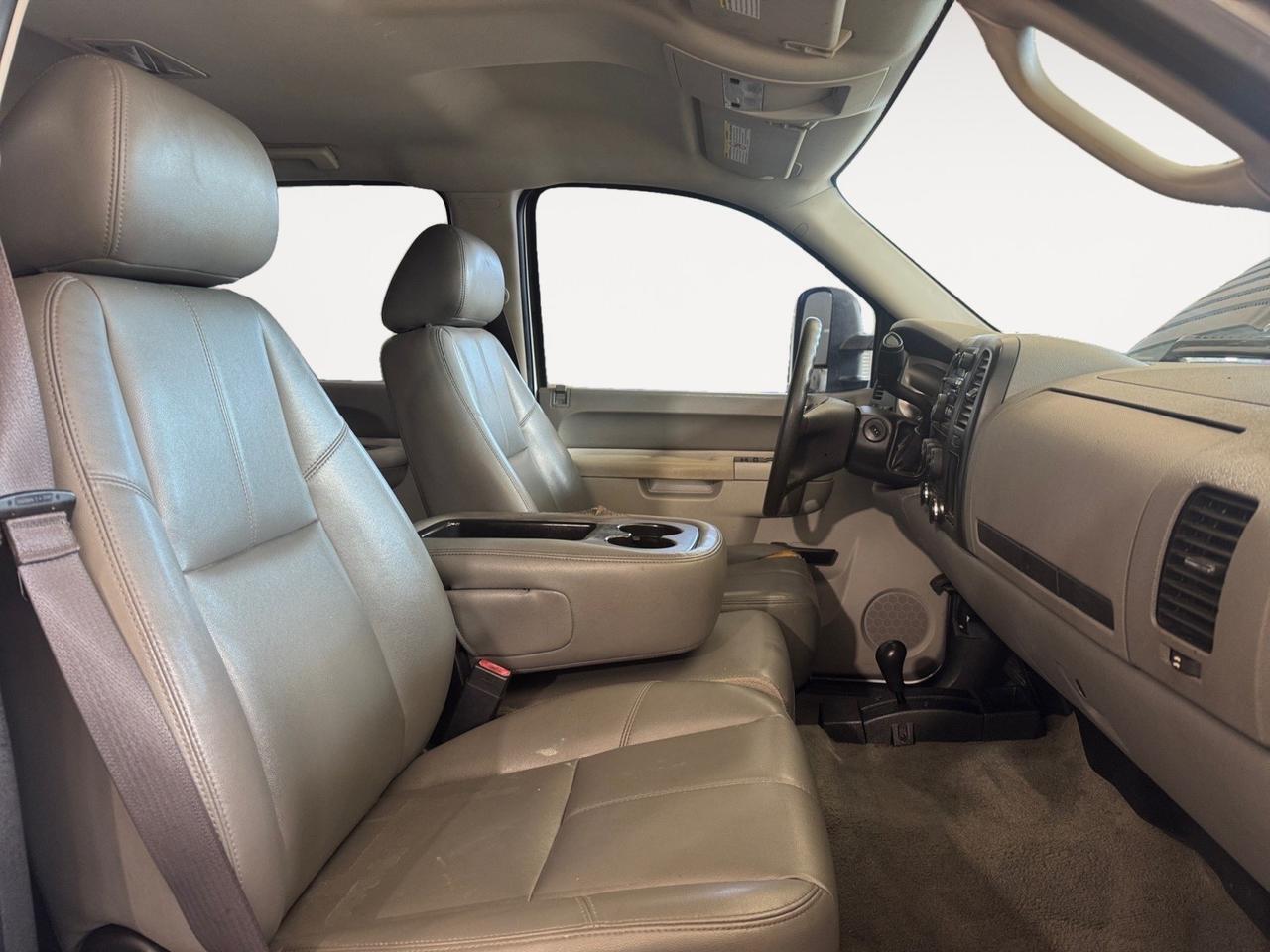 2013 Chevrolet Silverado 2500HD LIFTED, 4X4, RUNNING BOARDS, TOW PACKAGE, TRAILER BRAKE CONTROLLER, LEATHER INTERIOR, 132K MILES, GOOD TRUCK, GREAT PRICE, TAKE IT HOME TODAY!!! Norfolk VA