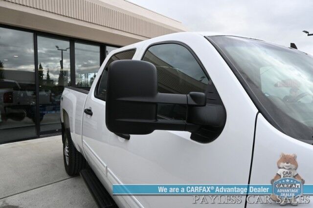 2013 Chevrolet Silverado 2500HD LT / 4X4 / Crew Cab / 6.6L Turbo Diesel / Premium Cloth Seats / Power Mirrors, Windows, & Locks / Bluetooth / Aux Input / Automatic Climate Control / Front Bench / Seats 6 / Only 54K Miles / Tow Pkg / 1-Owner Anchorage AK