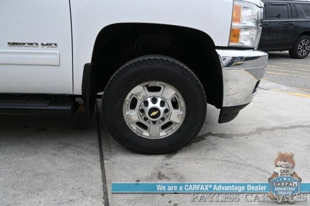 2013 Chevrolet Silverado 2500HD LT / 4X4 / Crew Cab / 6.6L Turbo Diesel / Premium Cloth Seats / Power Mirrors, Windows, & Locks / Bluetooth / Aux Input / Automatic Climate Control / Front Bench / Seats 6 / Only 54K Miles / Tow Pkg / 1-Owner Anchorage AK
