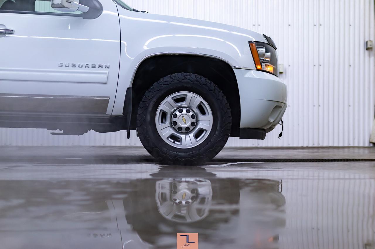 2013 Chevrolet Suburban 2500 4x4 LS 8 Passegner Red Deer AB