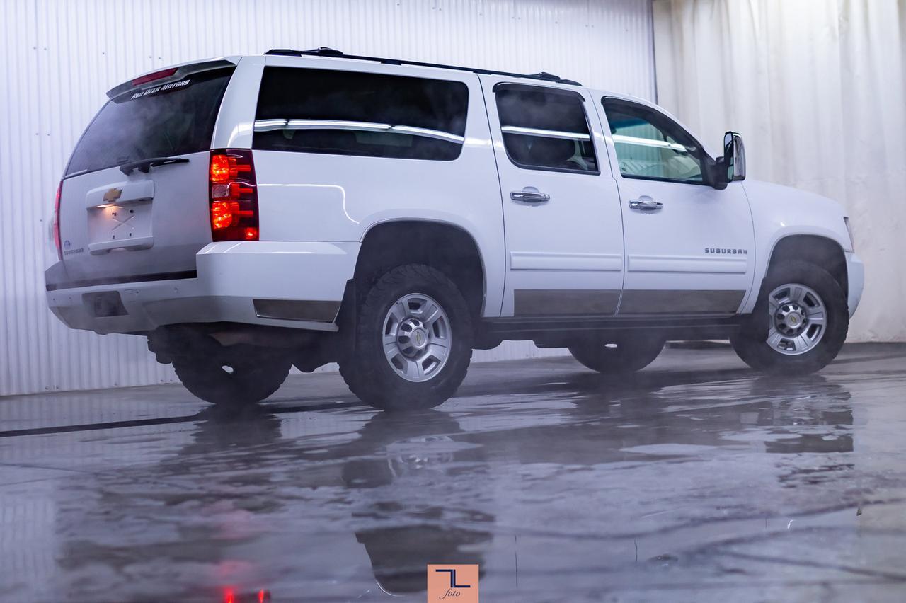 2013 Chevrolet Suburban 2500 4x4 LS 8 Passegner Red Deer AB