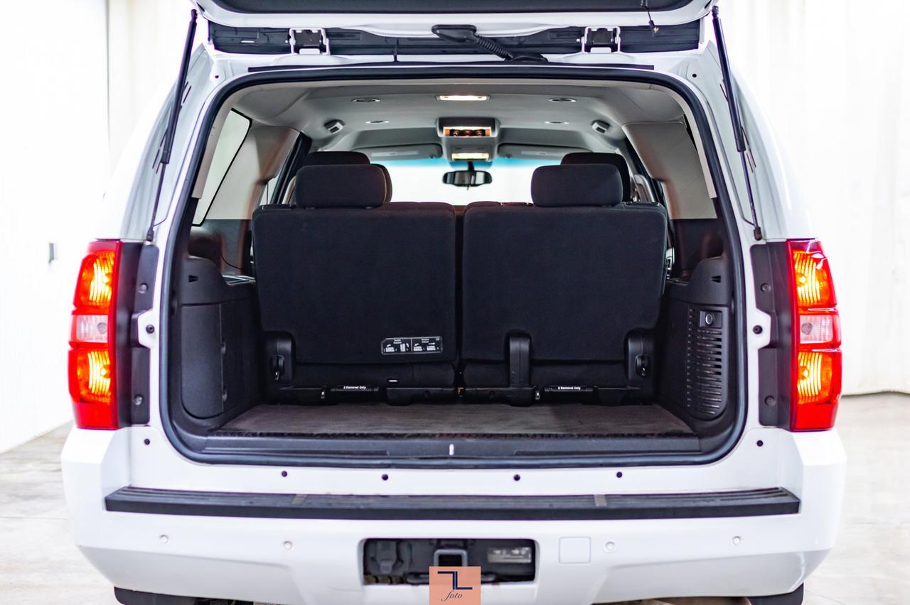 2013 Chevrolet Suburban 2500 4x4 LS 8 Passegner Red Deer AB