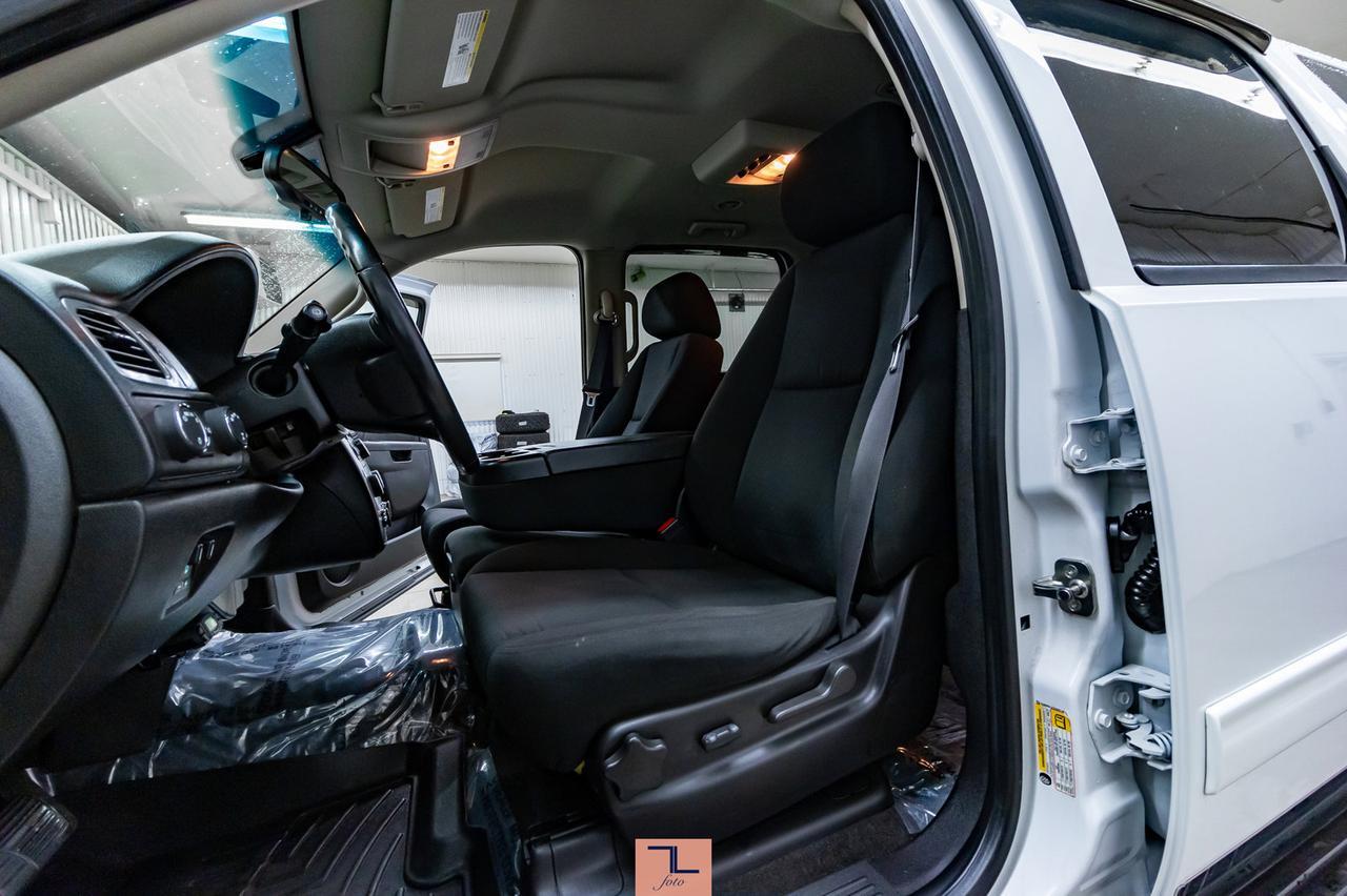 2013 Chevrolet Suburban 2500 4x4 LS 8 Passegner Red Deer AB