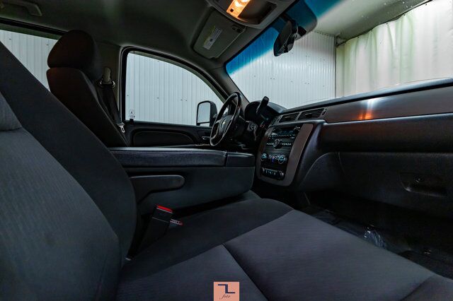 2013 Chevrolet Suburban 2500 4x4 LS 8 Passegner Red Deer AB