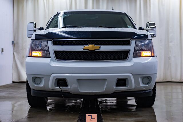 2013 Chevrolet Suburban 2500 4x4 LS 8 Passegner Red Deer AB