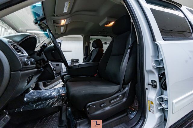 2013 Chevrolet Suburban 2500 4x4 LS 8 Passegner Red Deer AB