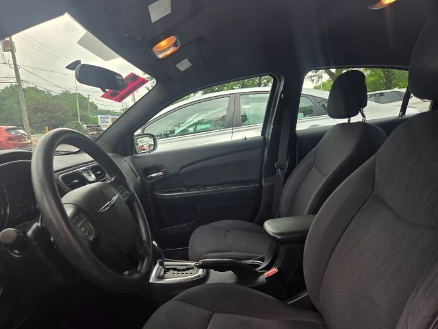 2013 Chrysler 200 LX