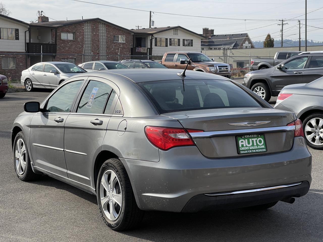 2013 Chrysler 200 LX