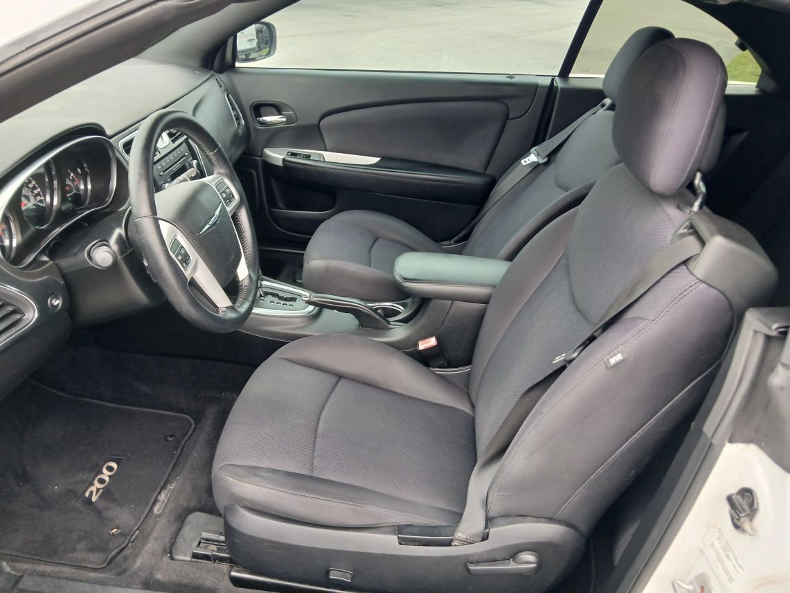 2013 Chrysler 200 Touring Convertible 2D Maitland FL