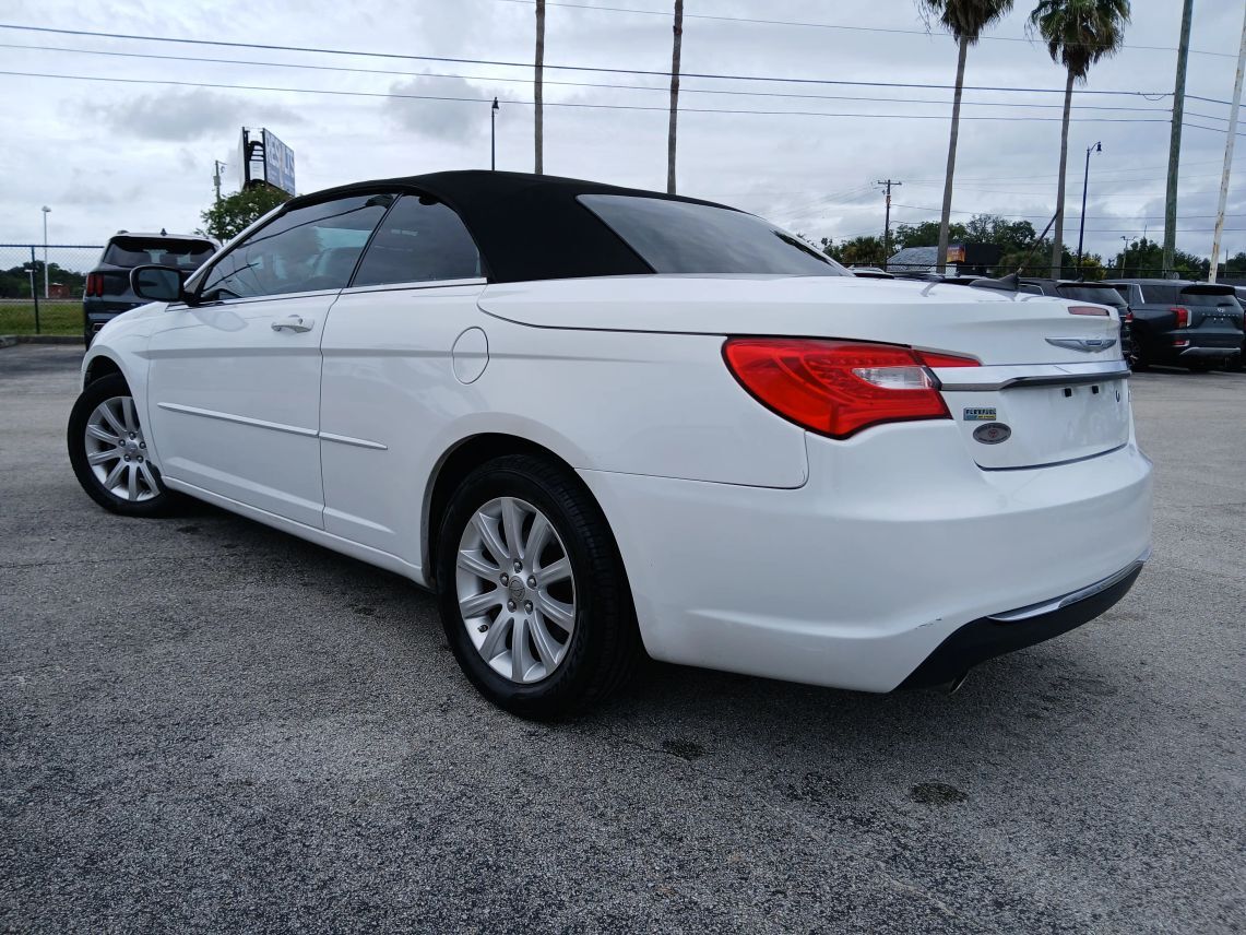2013 Chrysler 200 Touring Convertible 2D Maitland FL