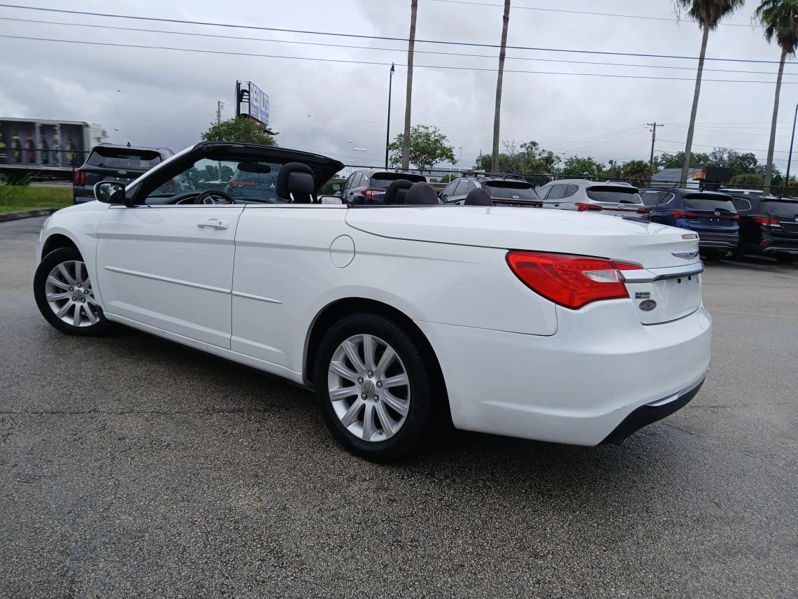 2013 Chrysler 200 Touring Convertible 2D