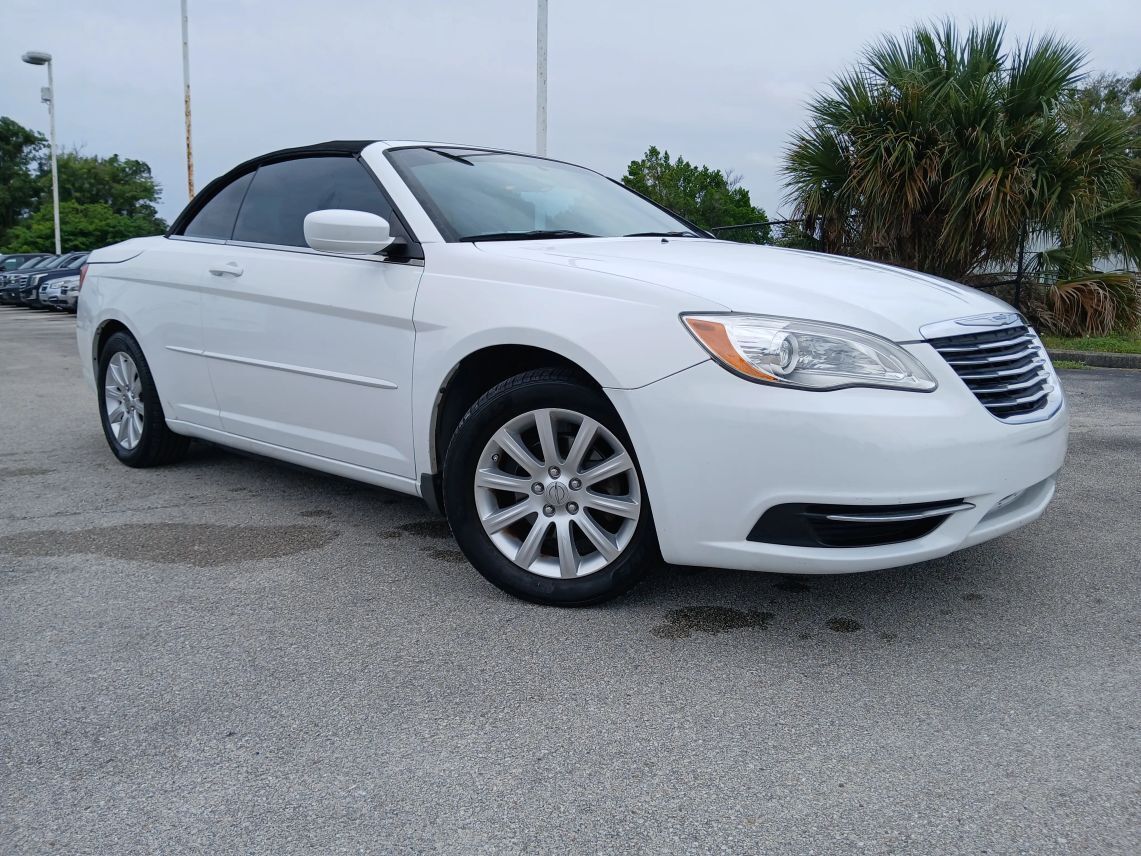 2013 Chrysler 200 Touring Convertible 2D