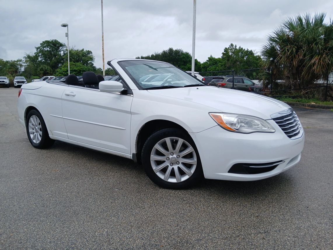 2013 Chrysler 200 Touring Convertible 2D