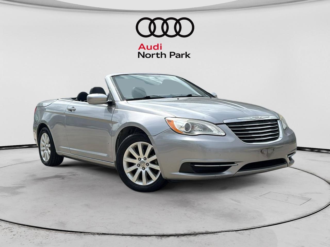 2013 Chrysler 200 Touring