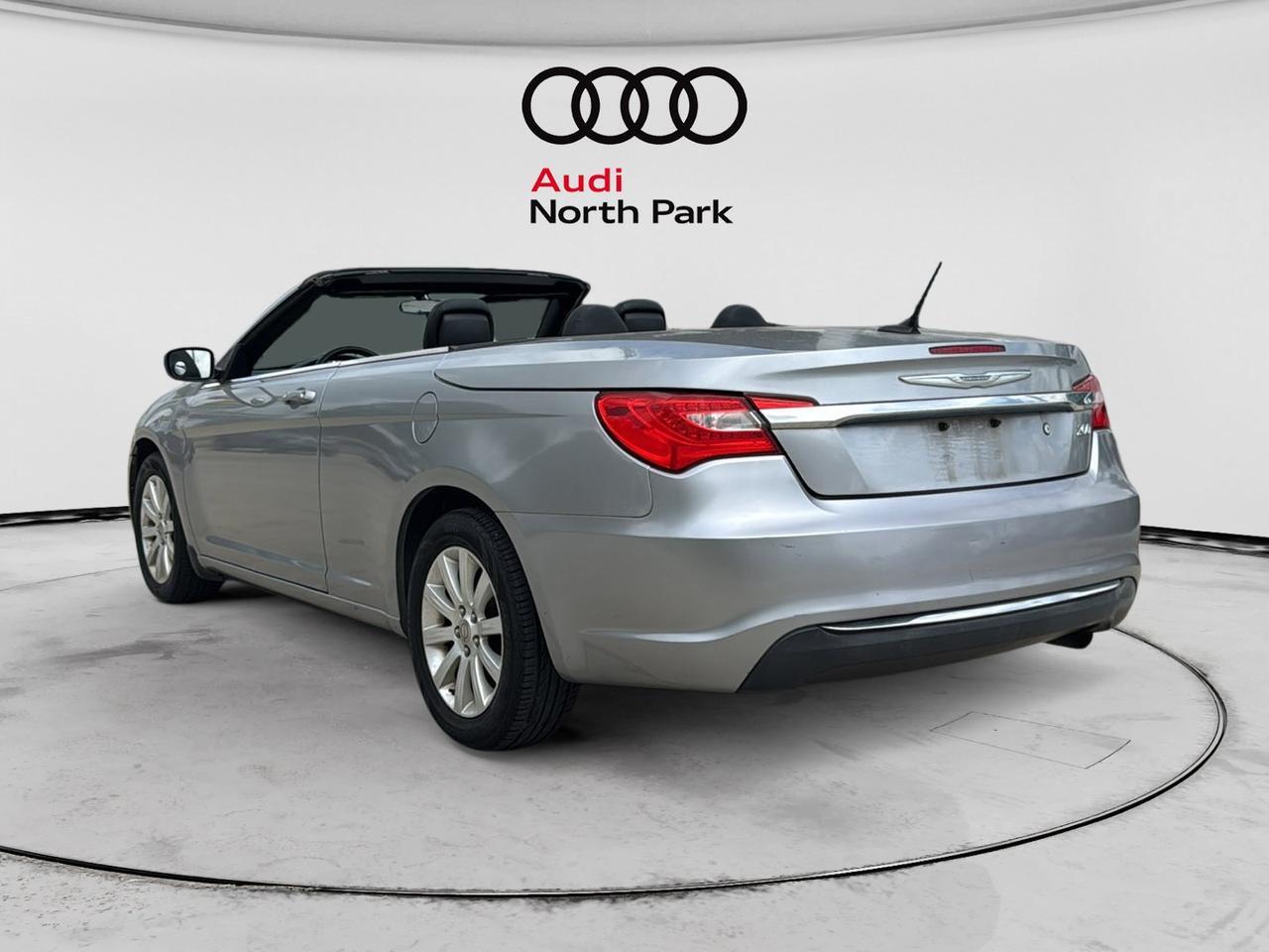 2013 Chrysler 200 Touring