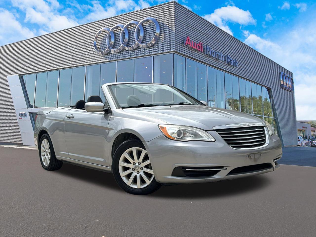2013 Chrysler 200 Touring