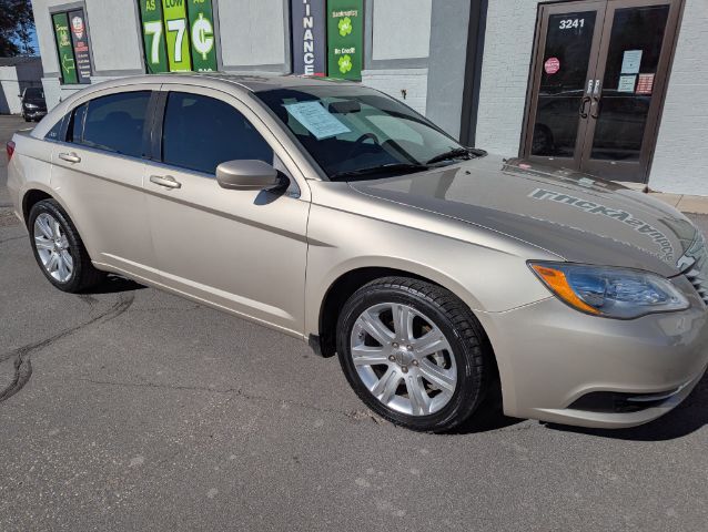 2013 Chrysler 200 Touring